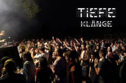 #Stadtwerke-Sommer im TaunaBad - Rave 2026 am 25. Juli 2026